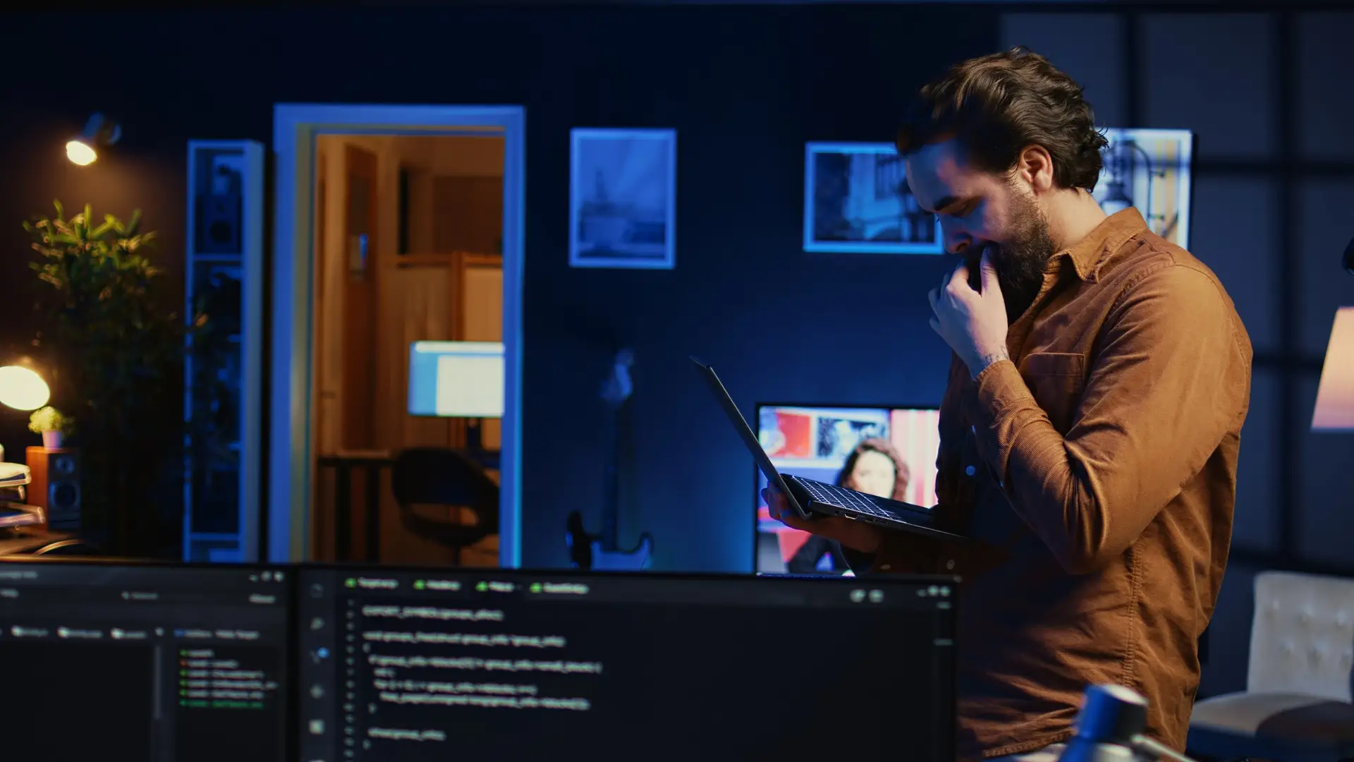 quality IT & digital Services, quality IT & digital. IT services, managed IT services, Falkirk, Help desk support falkirk, Microsoft 365 setup, falkirk, cloud services in falkirk, Services, Man doing IT support job from home, walking around personal office with laptop